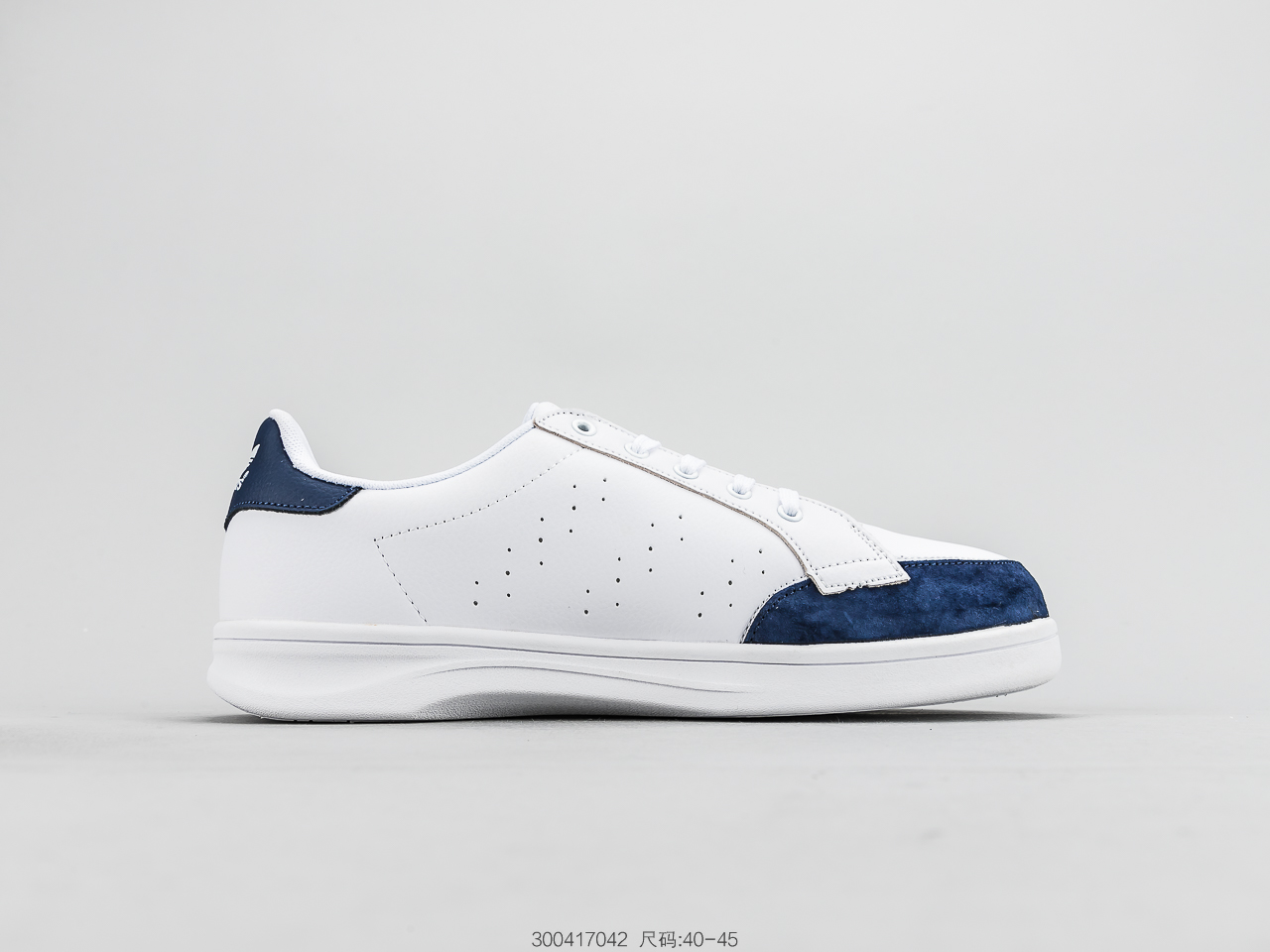 130 阿迪达斯Adidas Tubular Invader Strap 三叶草板鞋