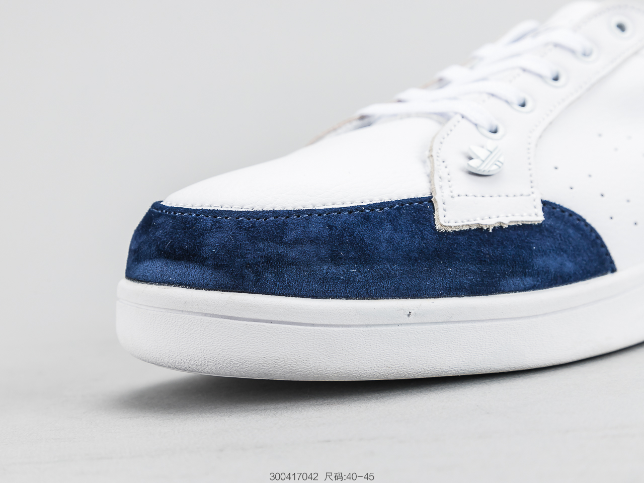 130 阿迪达斯Adidas Tubular Invader Strap 三叶草板鞋