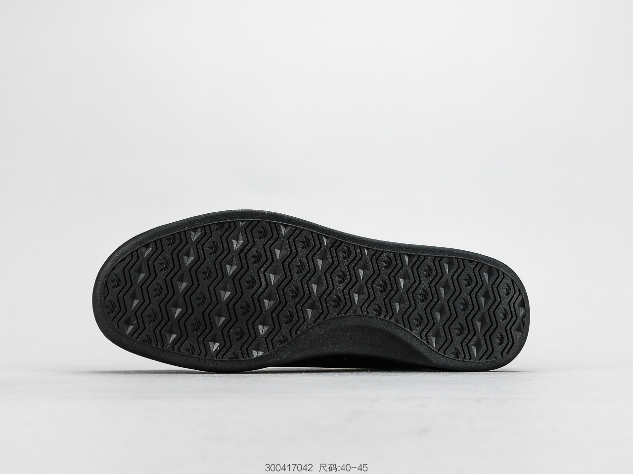 130 阿迪达斯Adidas Tubular Invader Strap 三叶草板鞋