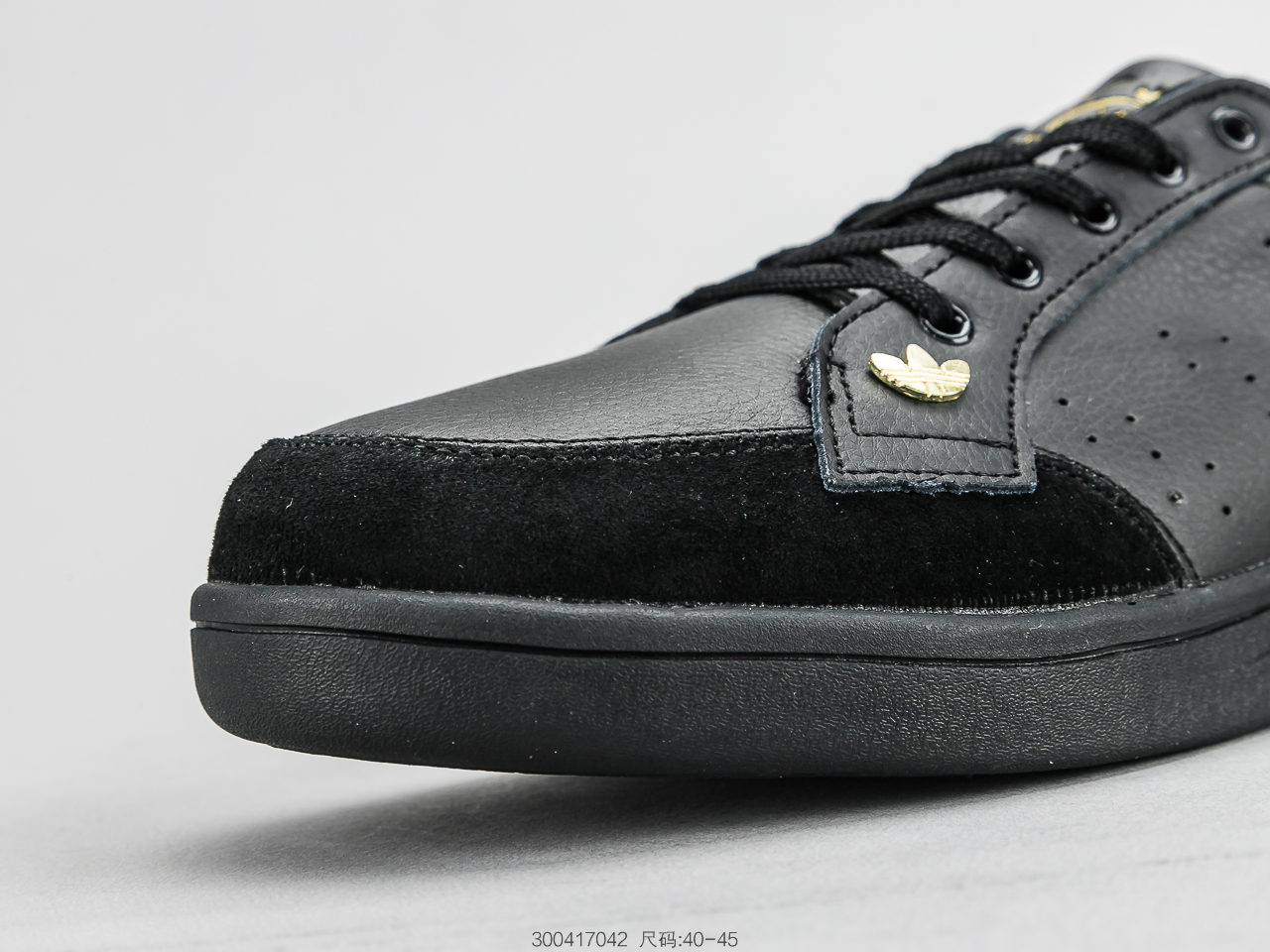 130 阿迪达斯Adidas Tubular Invader Strap 三叶草板鞋