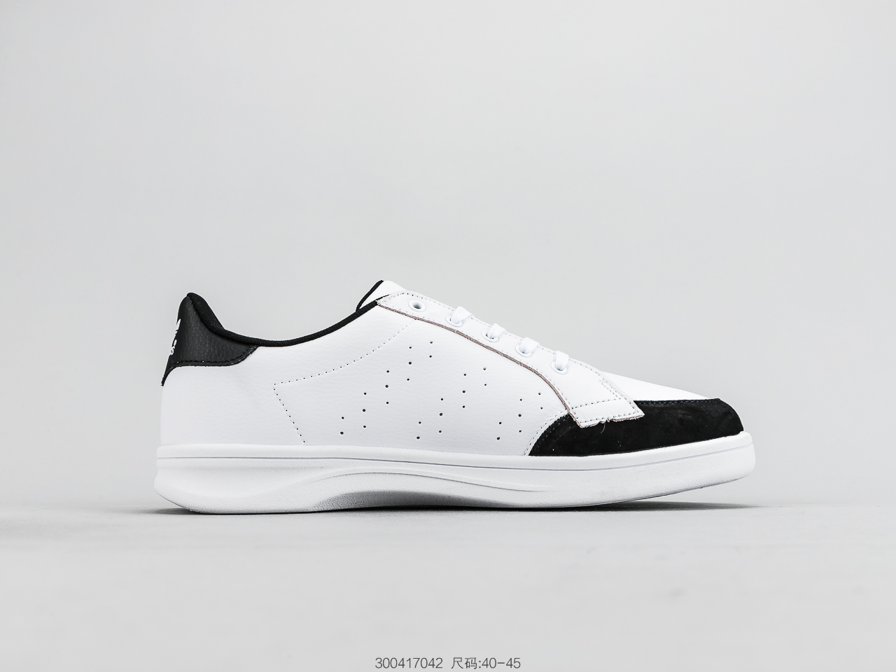 130 阿迪达斯Adidas Tubular Invader Strap 三叶草板鞋