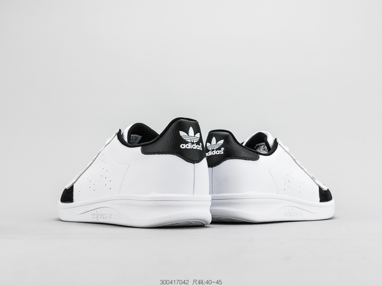 130 阿迪达斯Adidas Tubular Invader Strap 三叶草板鞋