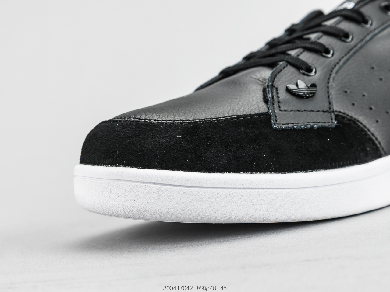 130 阿迪达斯Adidas Tubular Invader Strap 三叶草板鞋