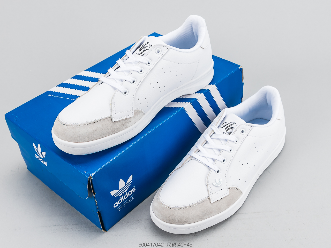 130 阿迪达斯Adidas Tubular Invader Strap 三叶草板鞋