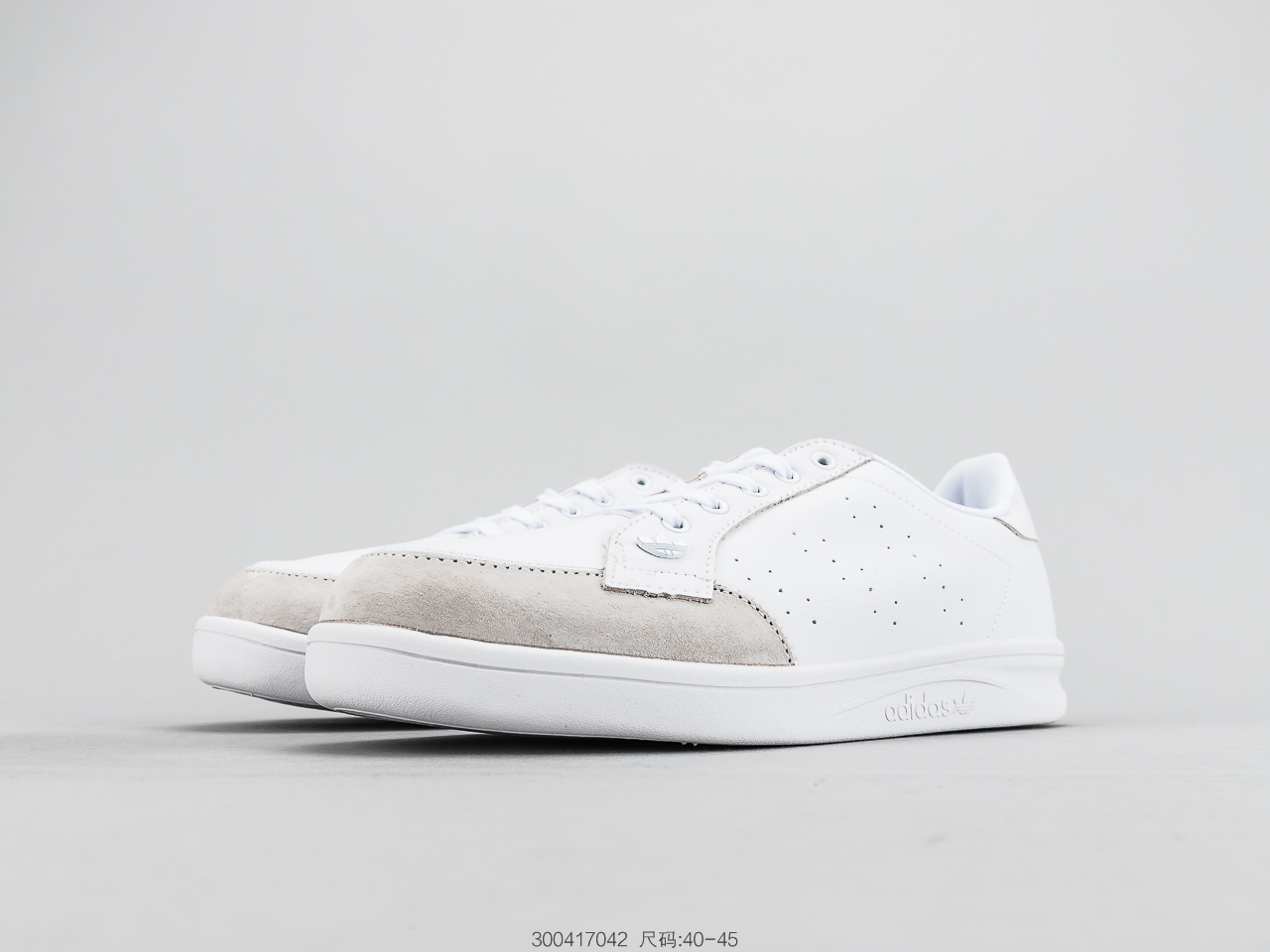 130 阿迪达斯Adidas Tubular Invader Strap 三叶草板鞋