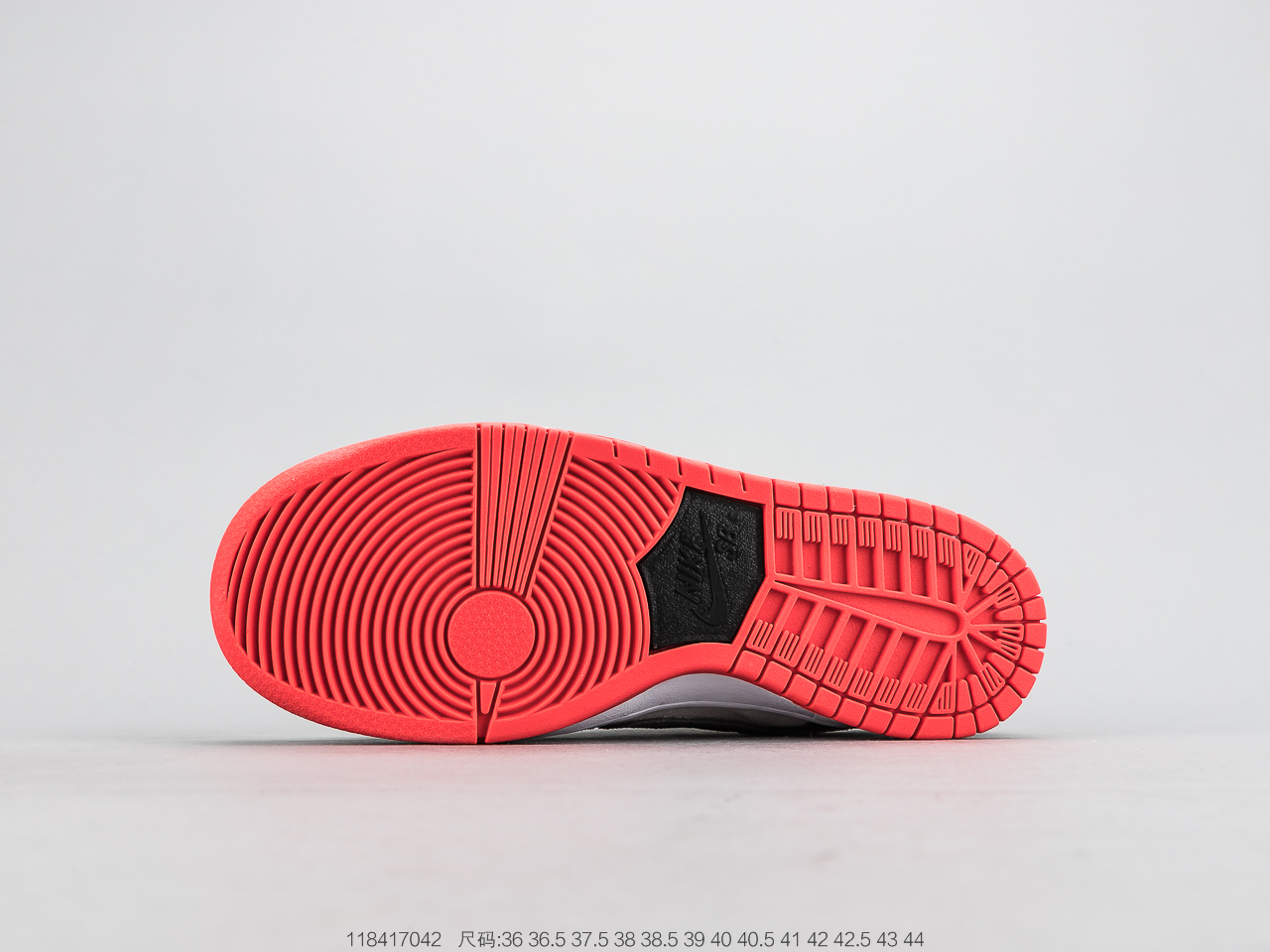 130 耐克 Nike Dunk SB Low Pro ISO 红外线这双鞋的构色方案非常经典CD2563-004