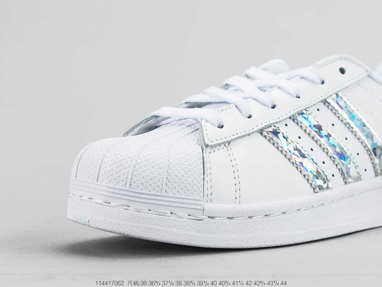 140 阿迪达斯Adidas  Superstar 贝壳头休闲运动休闲板鞋  F33889