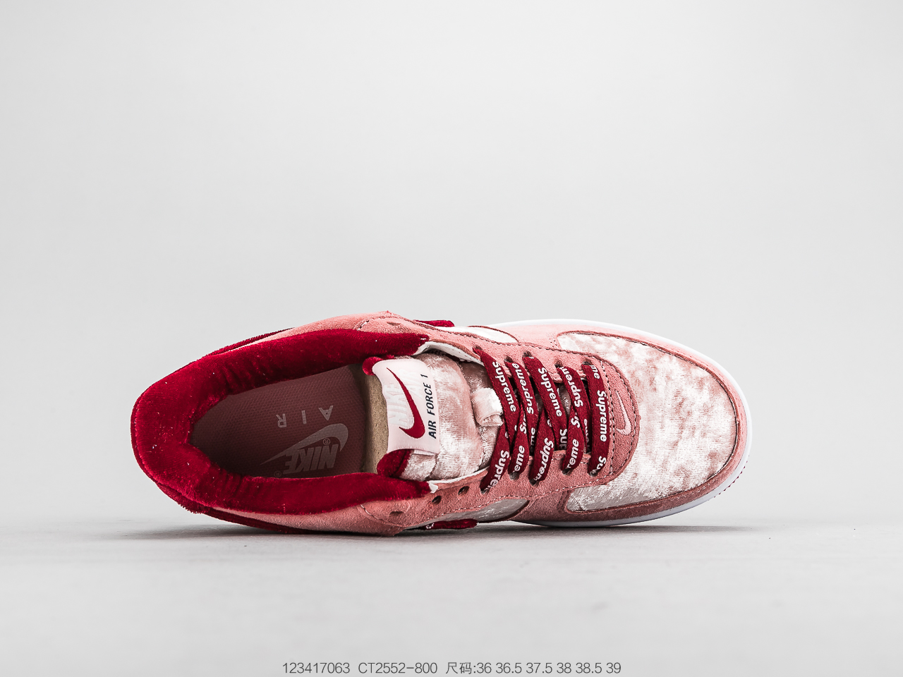 190 Supreme X Nike SB DUNK LOW “情人节限定”SB低帮休闲运动板鞋  CT2552-800
