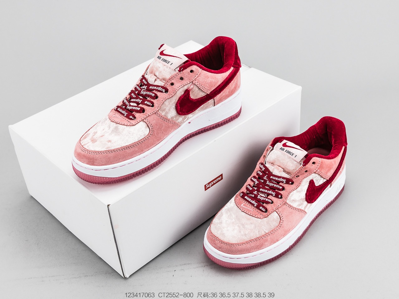 190 Supreme X Nike SB DUNK LOW “情人节限定”SB低帮休闲运动板鞋  CT2552-800