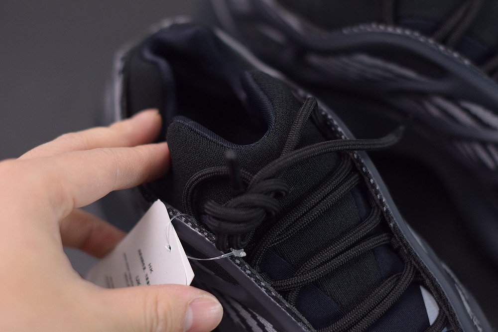 D05X6 纯原版本Adidas 阿迪达斯 Yeezy 700V3 " Azael" 侃爷椰子夜光鞋面异型复古老爹鞋 H67799