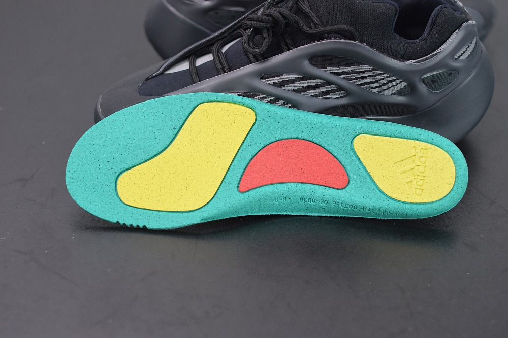 D05X6 纯原版本Adidas 阿迪达斯 Yeezy 700V3 " Azael" 侃爷椰子夜光鞋面异型复古老爹鞋 H67799
