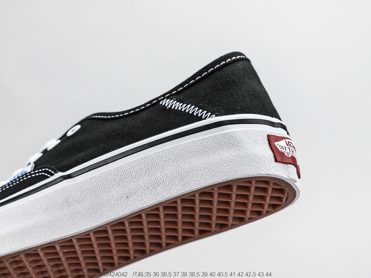 130 小红书推荐榜第一名 神仙百搭配色 Vans范斯 运动休闲系列 Vans Vault高端支线低帮男女黑色