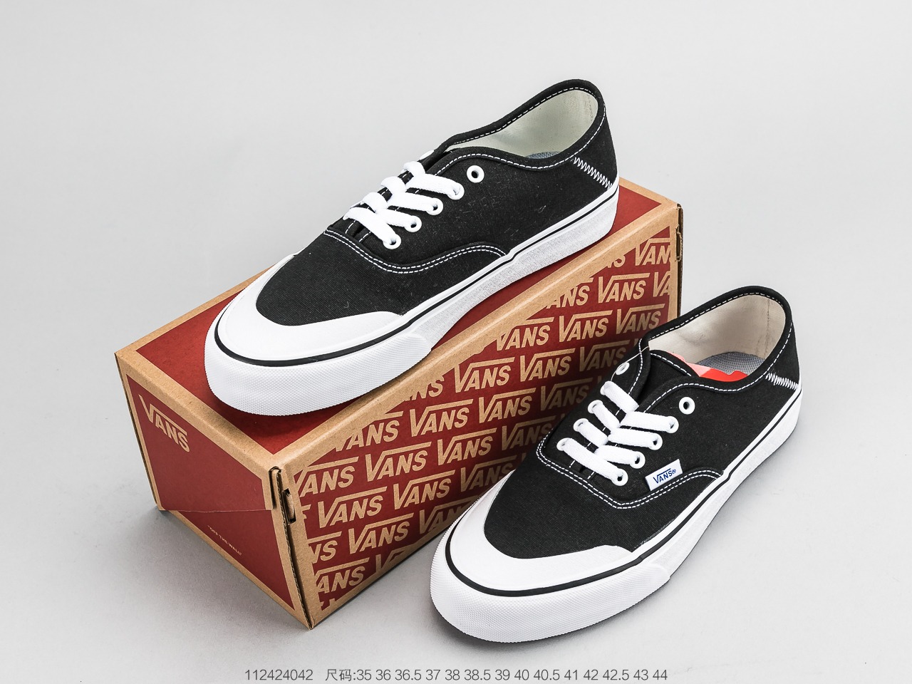 130 小红书推荐榜第一名 神仙百搭配色 Vans范斯 运动休闲系列 Vans Vault高端支线低帮男女黑色