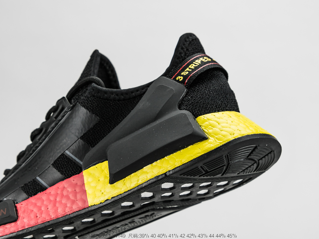 190公司级真爆 阿迪达斯Adidas NMD R-1 街头风经典百搭跑步鞋  FX4149