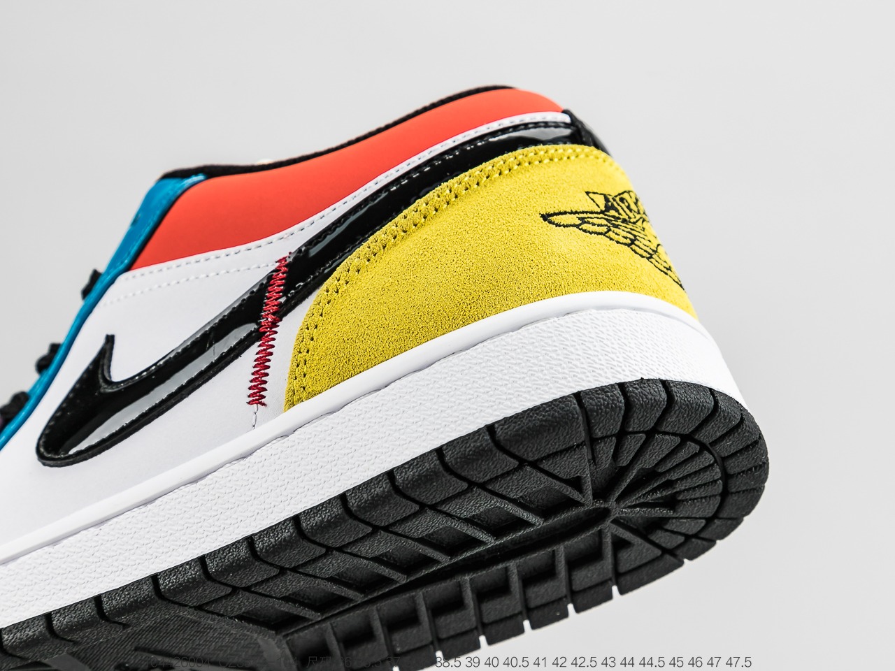 240 乔丹AIR JORDAN 1 LOW SE Lightbulb 灯泡 cz3572-104