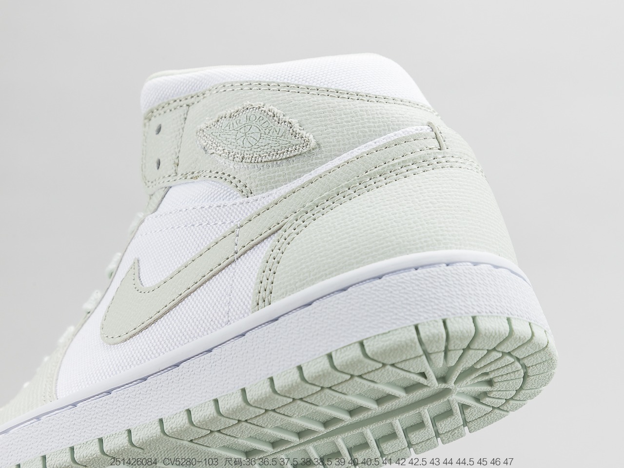 260 乔丹AiR Jordan 1 Mid “Spruce Aura” 云杉延续 Air Jordan1Mid的八孔造型 CV5280-103