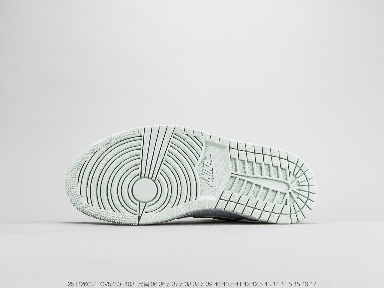 260 乔丹AiR Jordan 1 Mid “Spruce Aura” 云杉延续 Air Jordan1Mid的八孔造型 CV5280-103