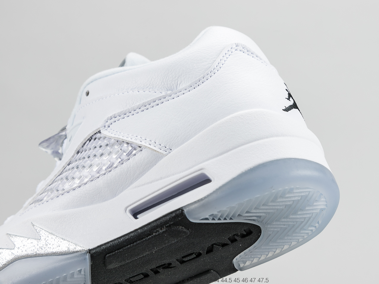 300 乔丹Air Jordan 5 Low GS “WhiteSilver” 乔5低帮白银  819172-122