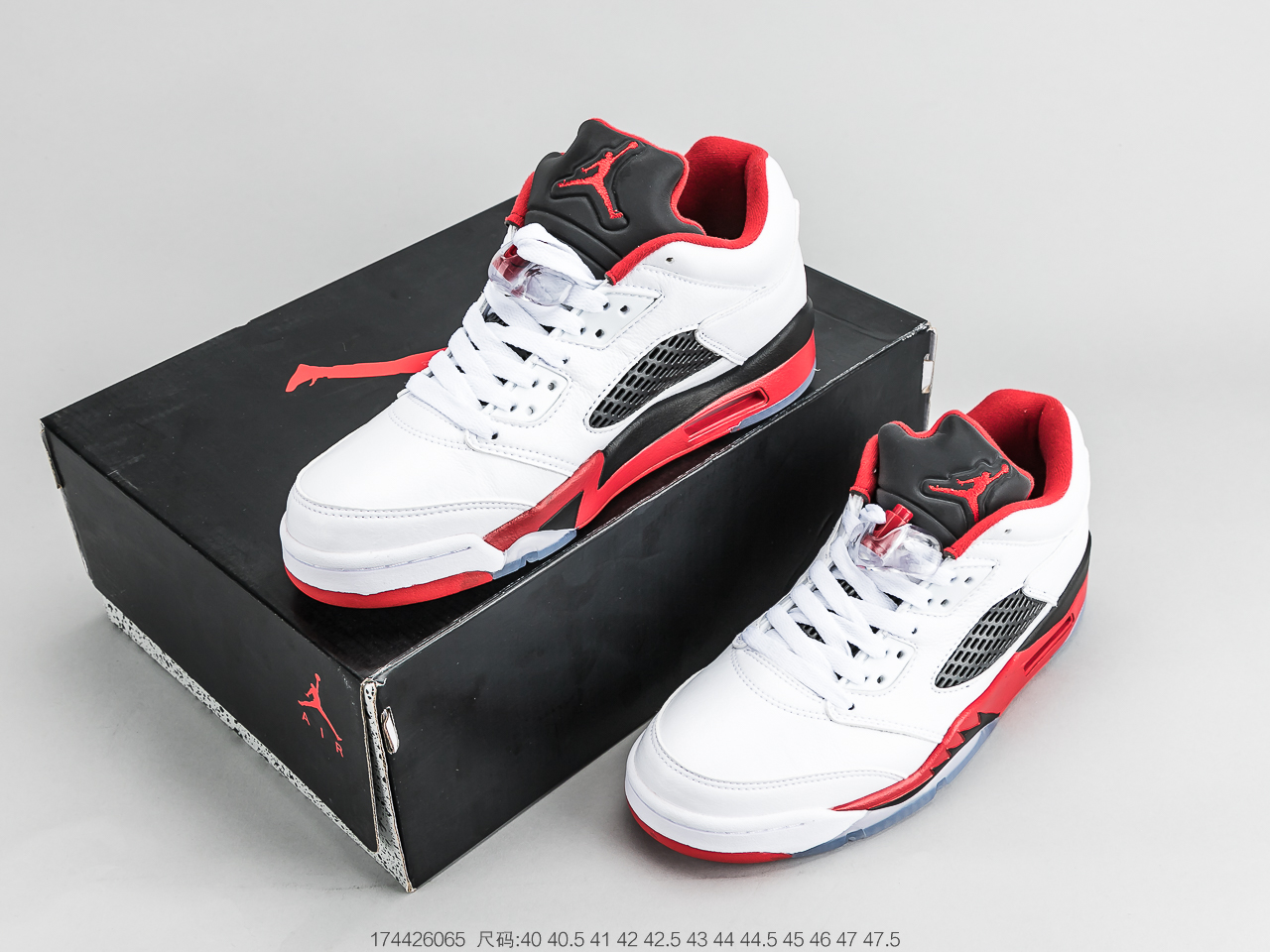 300 乔丹Air Jordan 5 Low GS “WhiteSilver” 乔5低帮白银