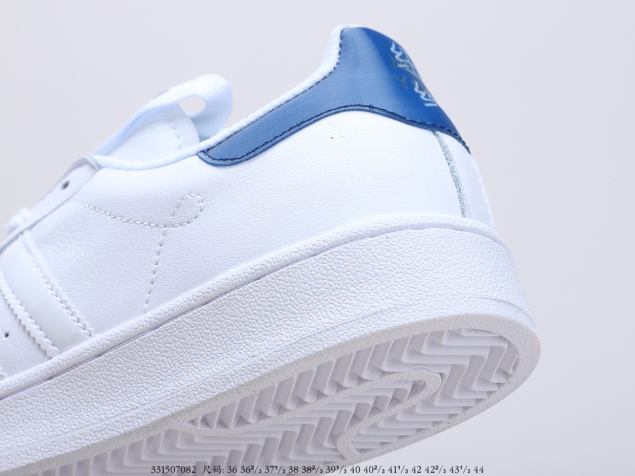 150 Adidas Superstar 三叶草贝壳头 货号：FW2083