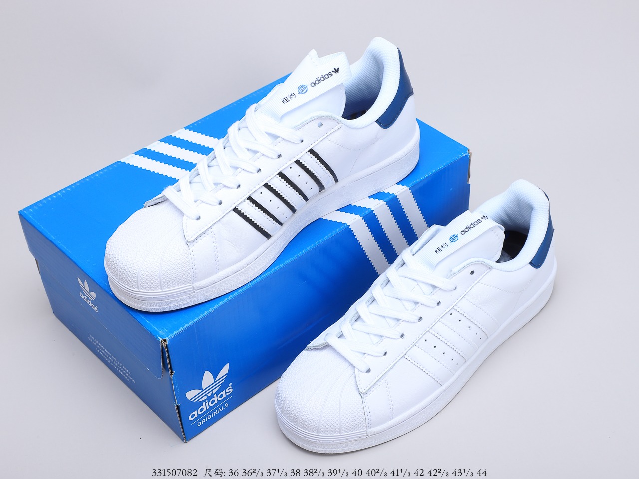 150 Adidas Superstar 三叶草贝壳头 货号：FW2083