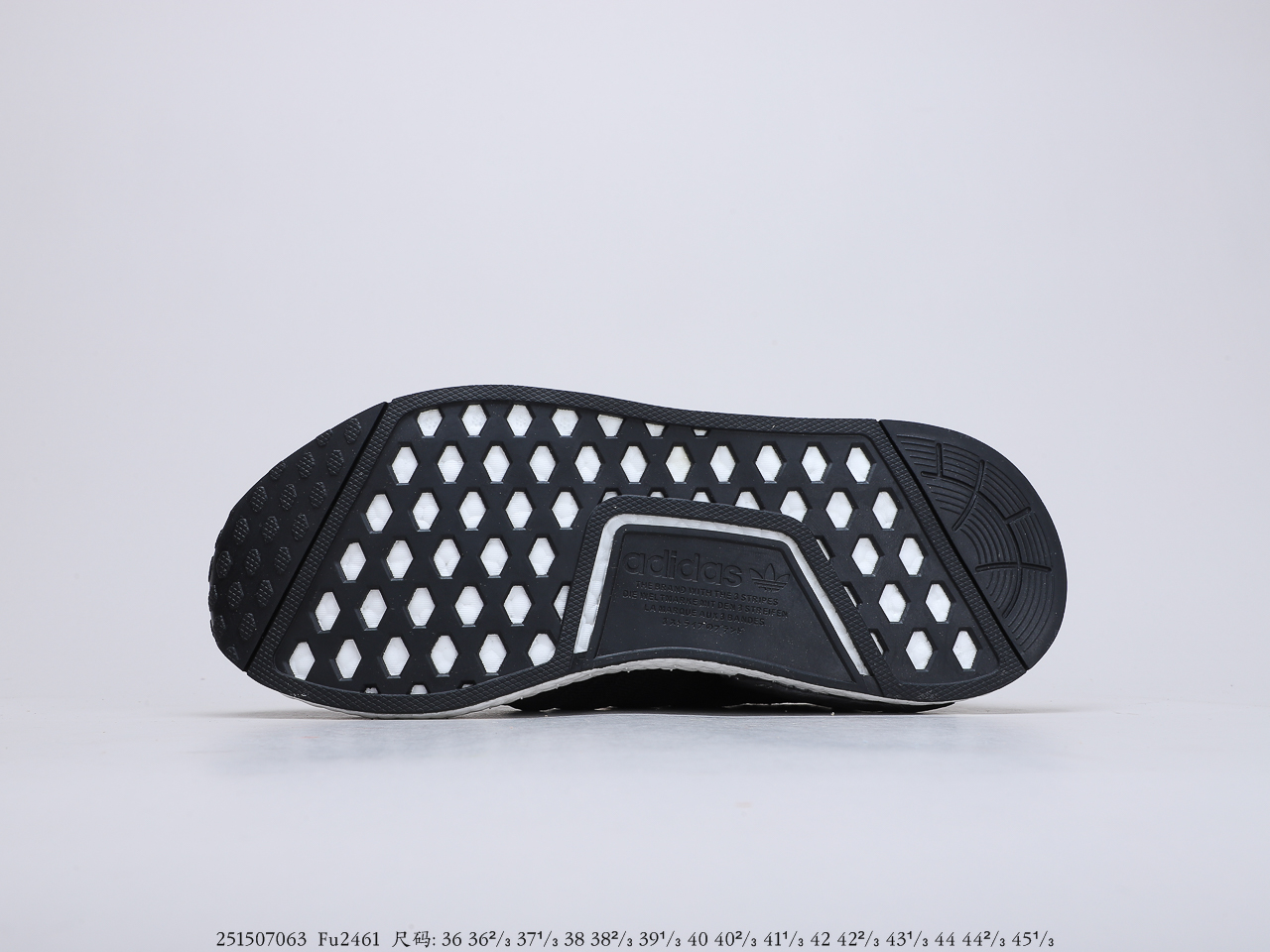 190公司级真爆 NMD 黑粉色 撞色 拼色 作为 adidas 曾经的杀手锏系列货号：FU2461
