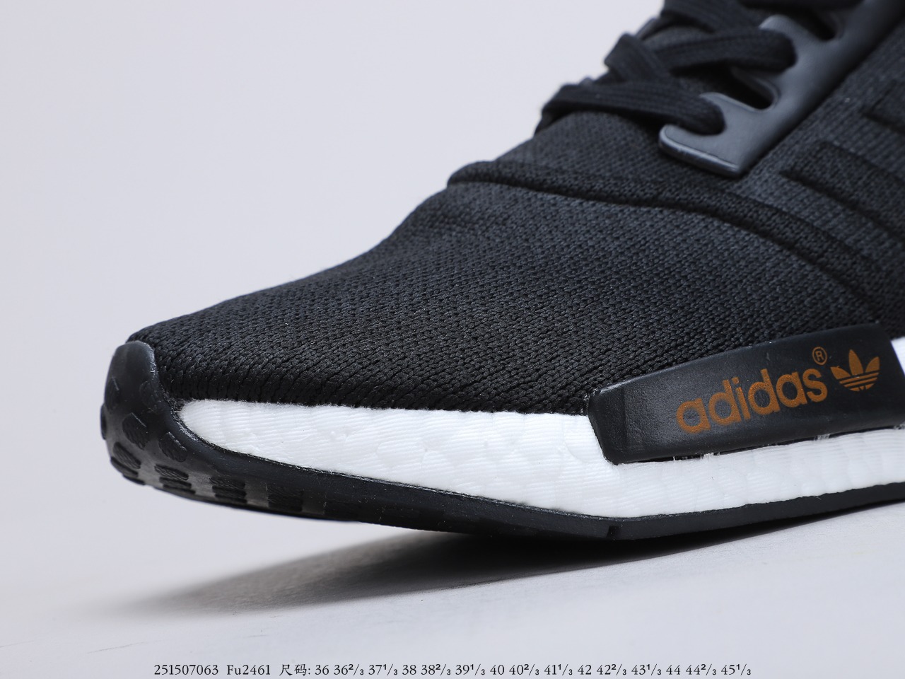 190公司级真爆 NMD 黑粉色 撞色 拼色 作为 adidas 曾经的杀手锏系列货号：FU2461