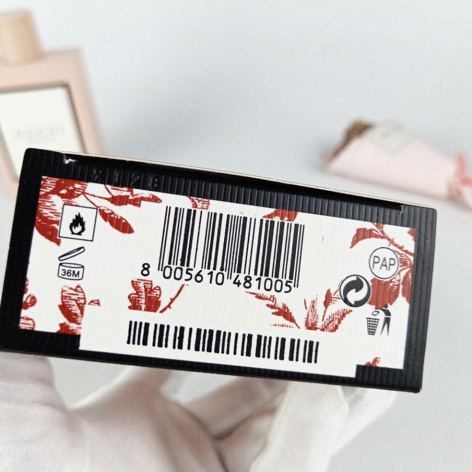 90💰原单品质
实拍
Gucci古驰2017新款香水edp粉色繁花盛宴bloom 100ml  
香调：花香调
气味：茉莉 晚香玉 鸢尾根