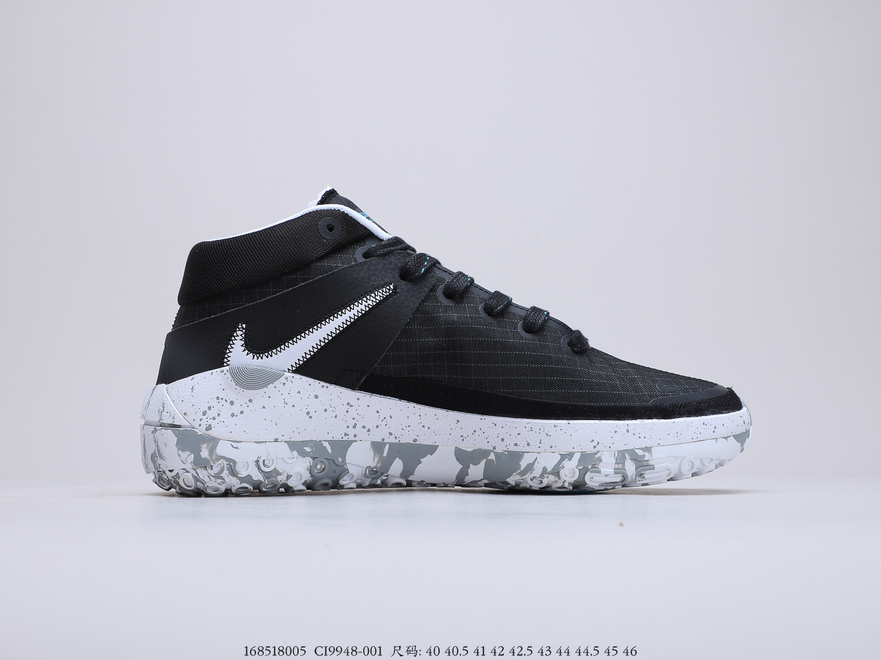 260 杜兰特最新战靴 Nike KD 13 黑白色调主打搭配浸入中底的巨型 Swoosh 货号：CI9948-001