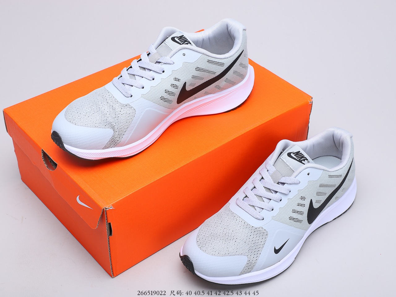 120 耐克 Nike RiVAL FLY 11 男子透气运动跑鞋 货号： CD1930