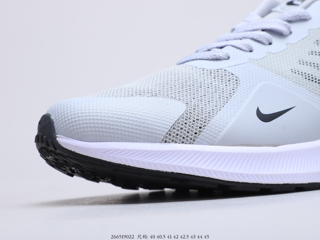 120 耐克 Nike RiVAL FLY 11 男子透气运动跑鞋 货号： CD1930