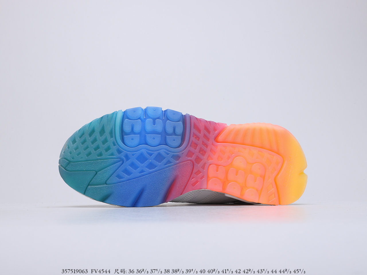 190阿迪达斯 Adidas Nite Jogger 2019 Boost 联名夜行者复古跑鞋 极具复古风格鞋头及鞋跟点缀3M反光货号：FV4544