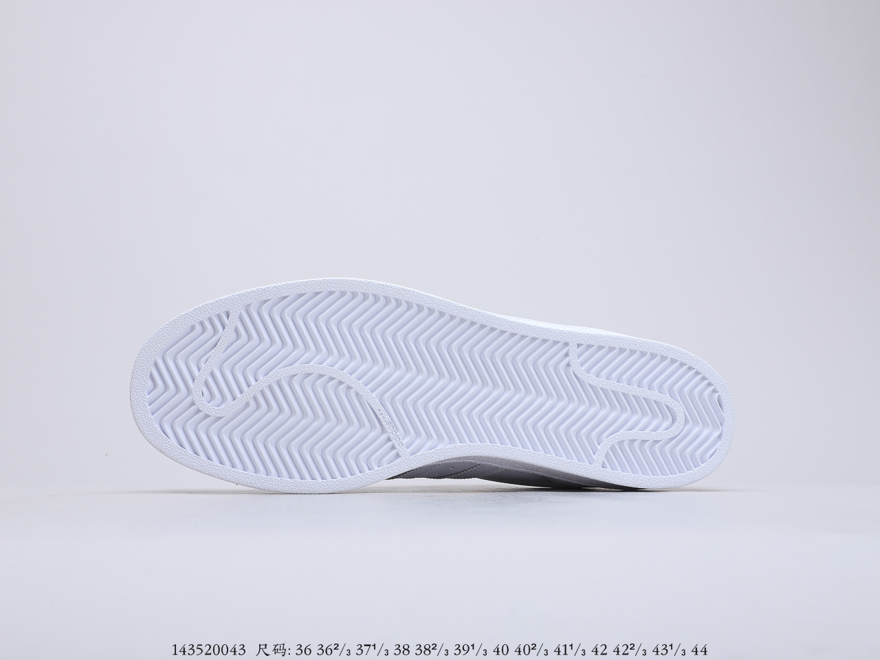 180  阿迪达斯adidas三叶草 Originals Superstar 贝壳头经典百搭休闲运动板鞋 货号FX4279