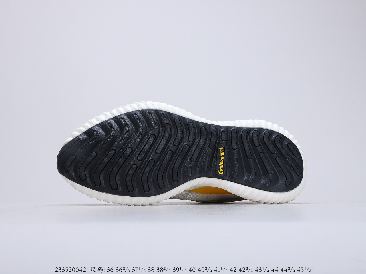 130 阿迪达斯Adidas AlphaBounce Beyond W 阿尔三法代 Bouncetm中底与Forged Mesh 外加牌马大底 货号：B43615