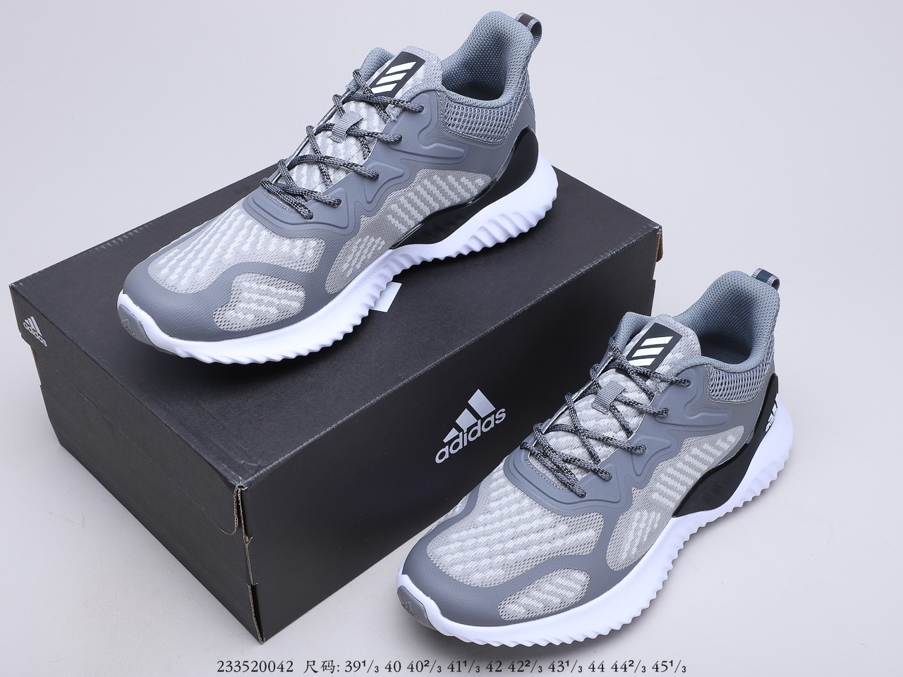 130 阿迪达斯Adidas AlphaBounce Beyond W 阿尔三法代 Bouncetm中底与Forged Mesh 货号：B43685