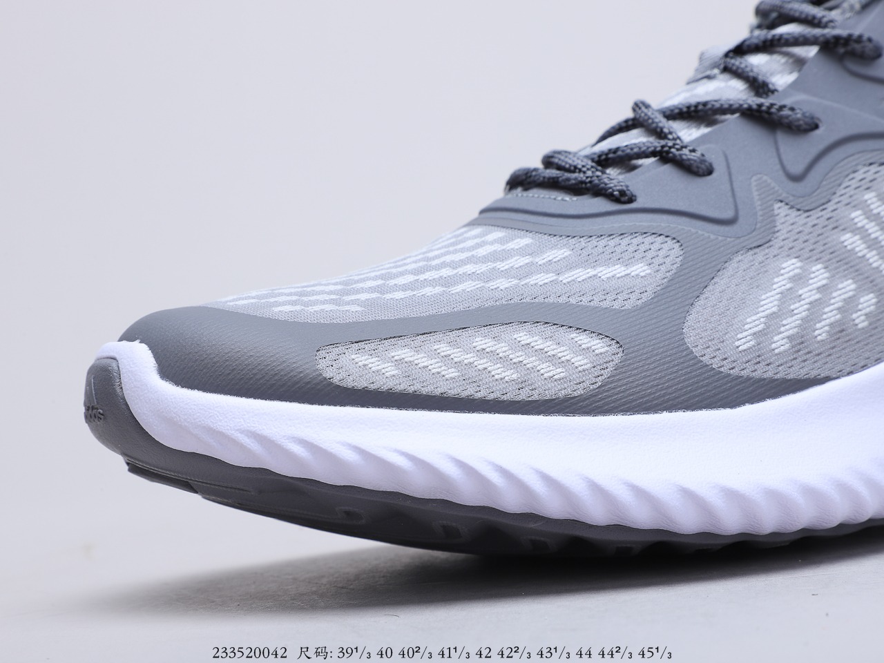 130 阿迪达斯Adidas AlphaBounce Beyond W 阿尔三法代 Bouncetm中底与Forged Mesh 货号：B43685