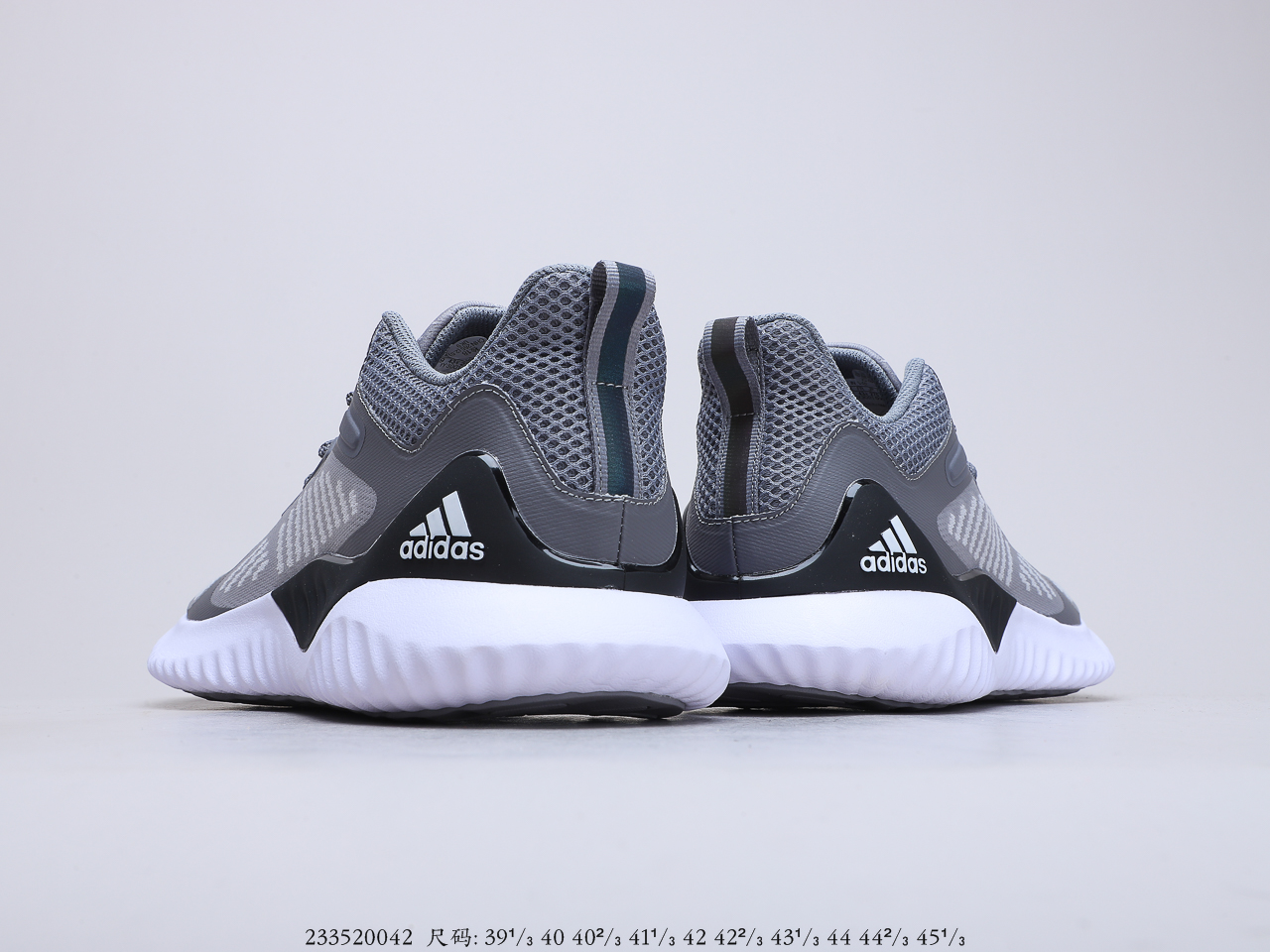 130 阿迪达斯Adidas AlphaBounce Beyond W 阿尔三法代 Bouncetm中底与Forged Mesh 货号：B43685