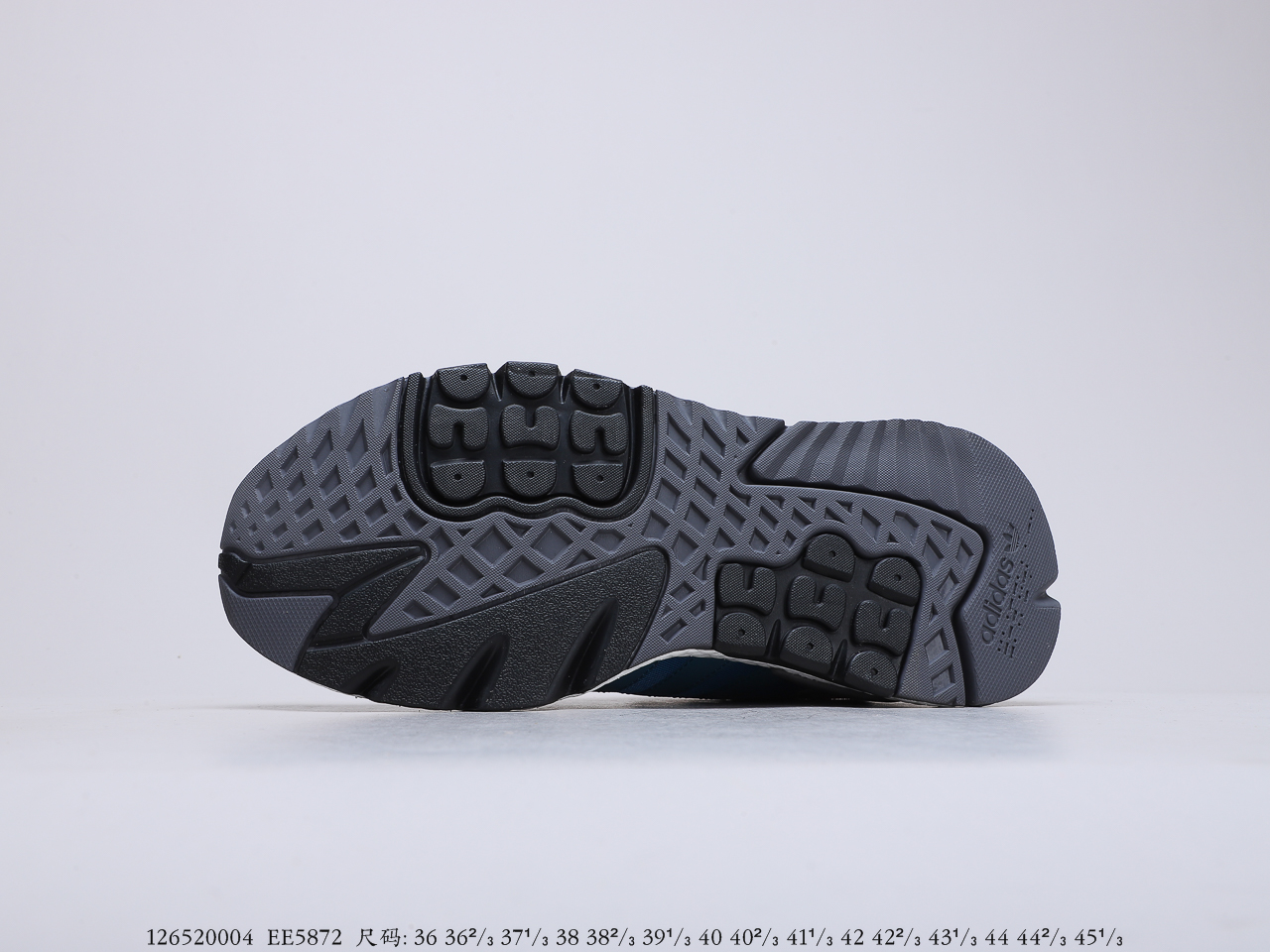 210公司级巴斯夫 阿迪达斯 adidas Nite Jogger Boost X3M 联名系列 复古跑鞋 货号：EE5872