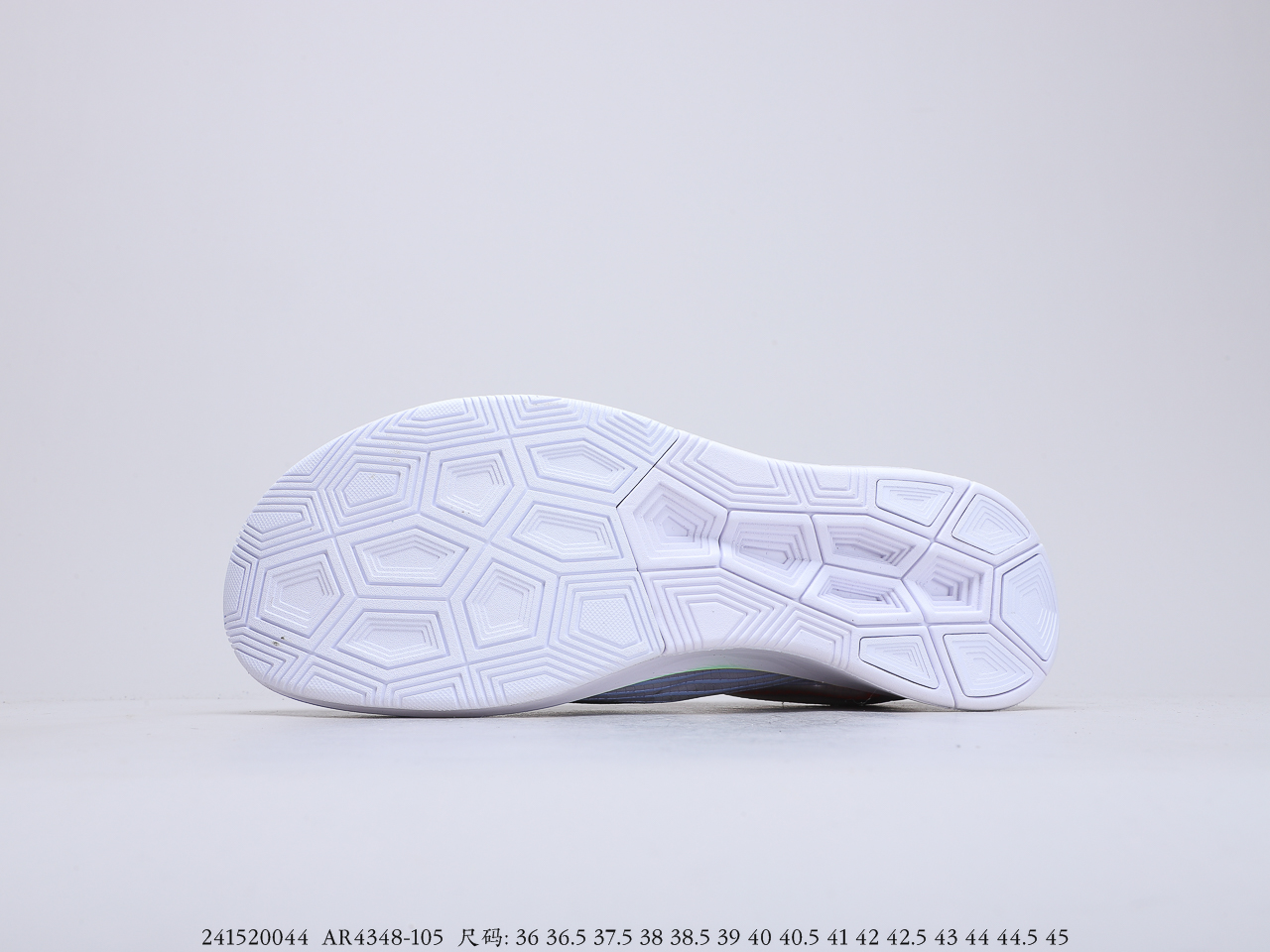 230 耐克Nike Zoom FlyBetrue飞行马拉松蝉翼系列休闲运动慢跑鞋Nike 今年的 BETRUE 系列中蝉翼跑鞋 Zoom Fly SP  货号：AR4348-105