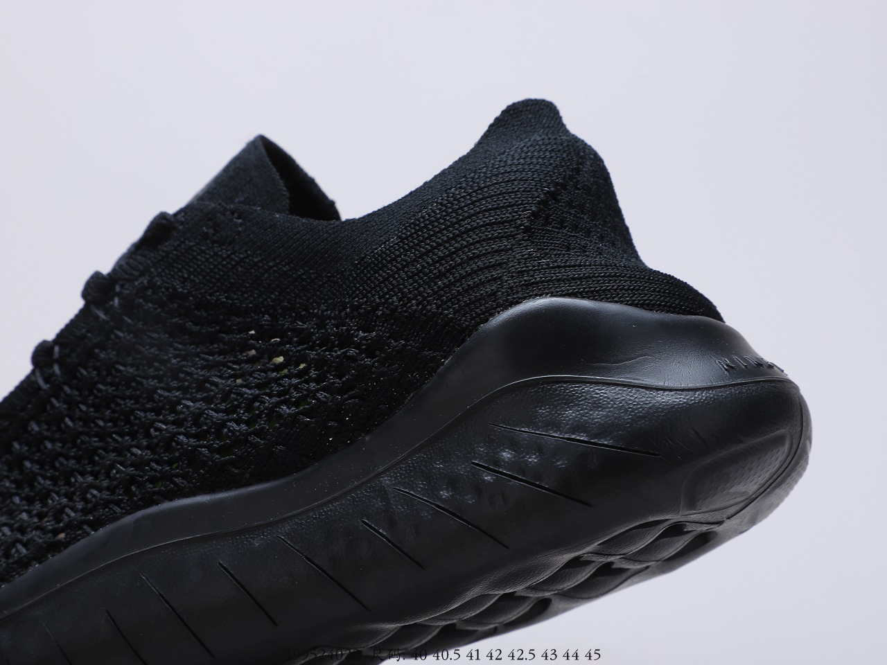 120 耐克NIKE FREE RN FLYKNIT 赤足轻便跑鞋功能赤足大底，针织弹性原面 货号： 942839