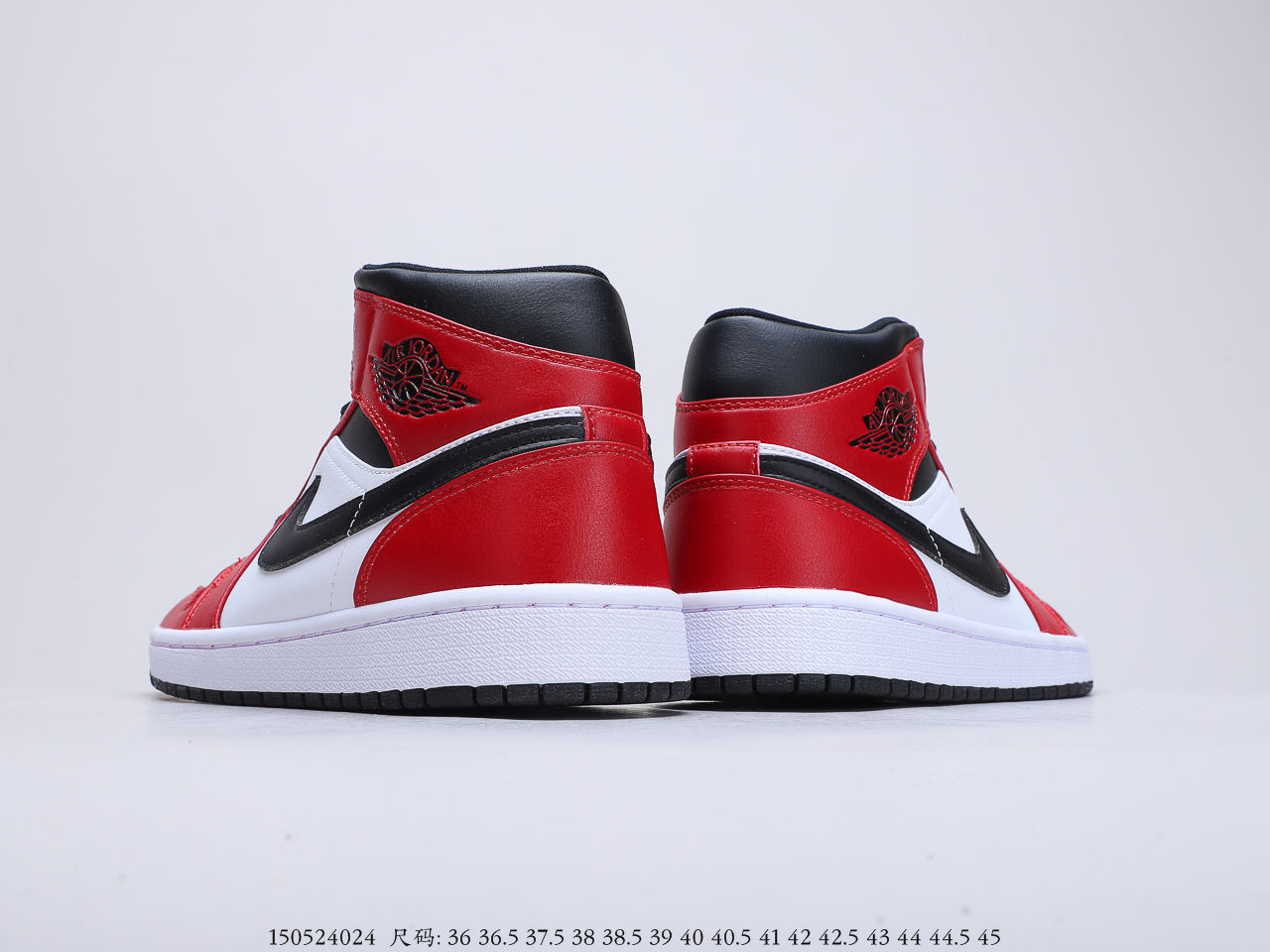 220  Air Jordan 1 Mid 将芝加哥与黑脚趾元素融合 Air Jordan 1 Mid “Chicago Black Toe”  货号：554724-069