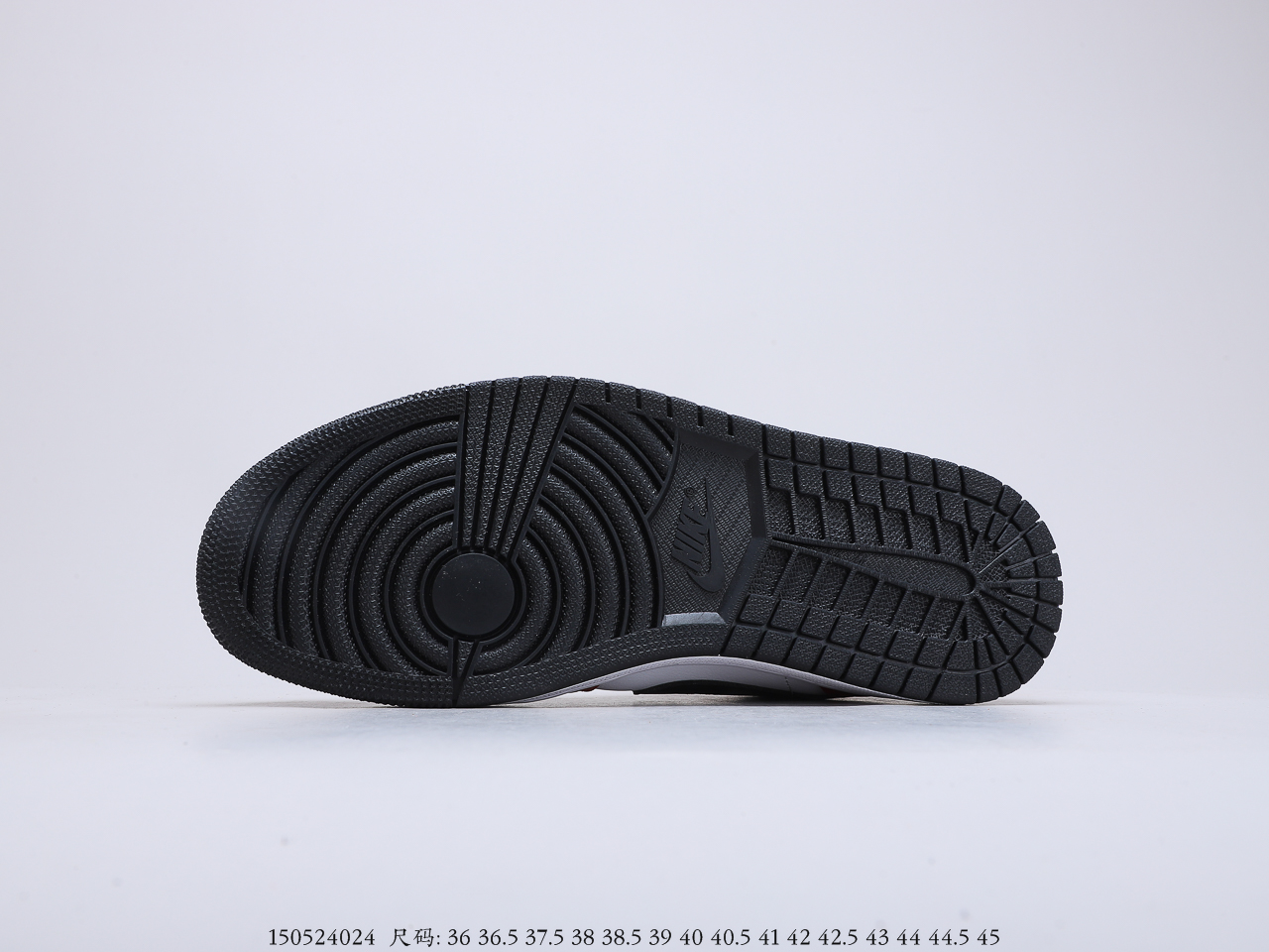 220  Air Jordan 1 Mid 将芝加哥与黑脚趾元素融合 Air Jordan 1 Mid “Chicago Black Toe”  货号：554724-069