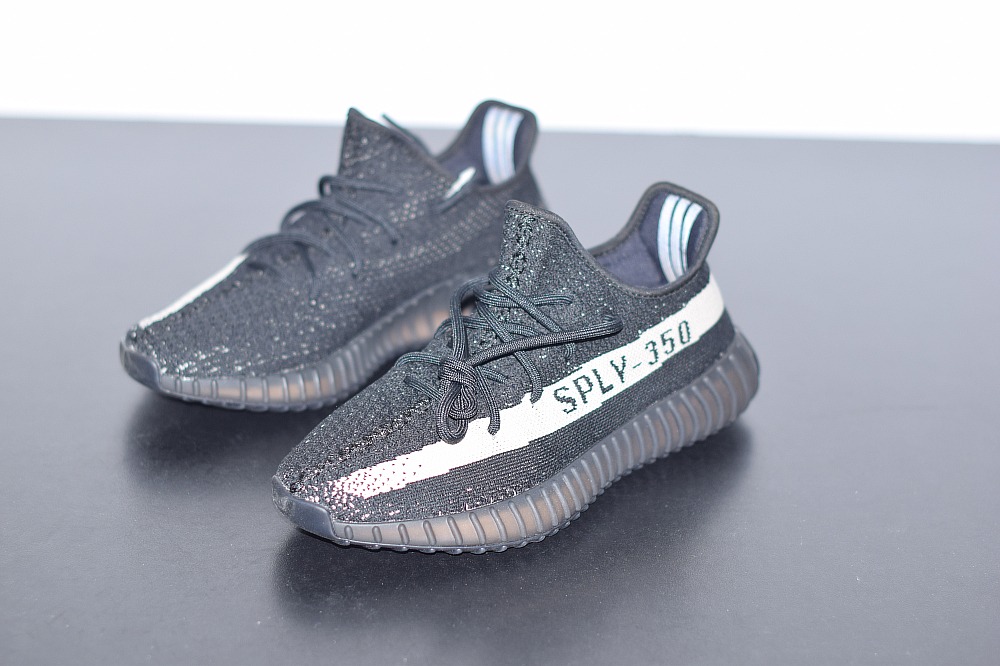 Yeezy Boost 350V2黑白色 经典黑白椰子运动跑鞋 货号:BY1604