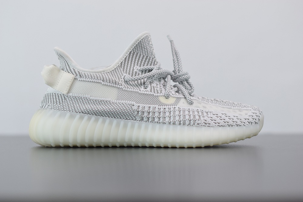 Yeezy Boost 350 V2“Static” 白天使椰子运动跑鞋 货号 EF2905