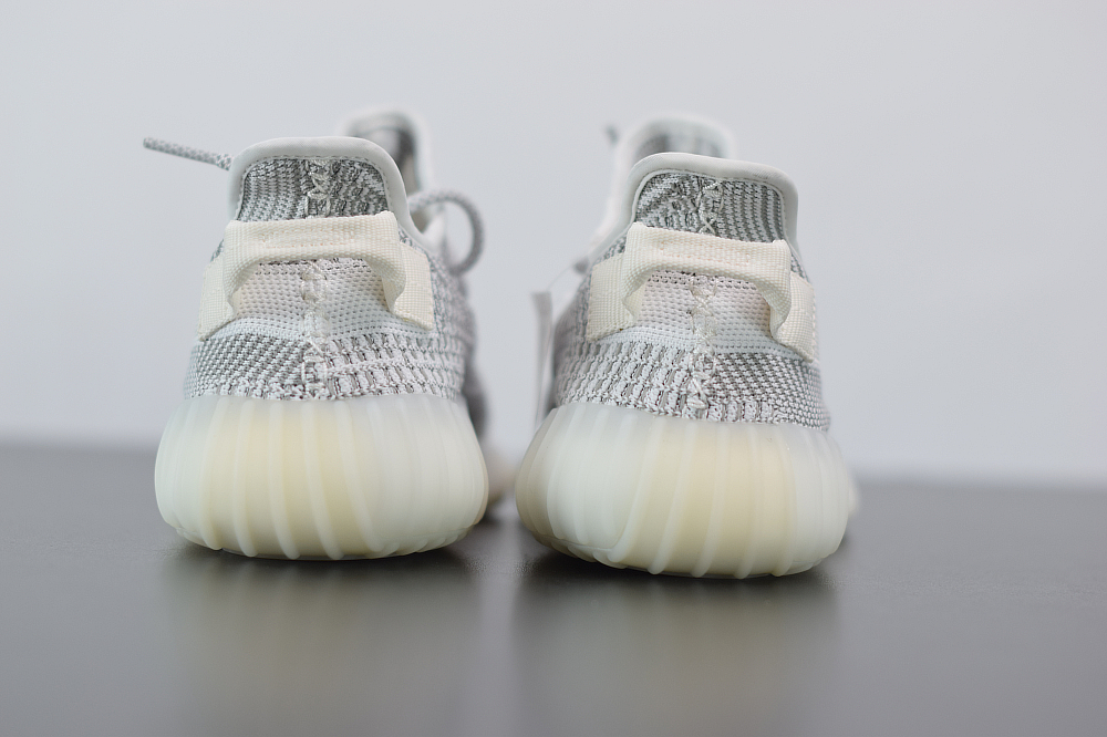 Yeezy Boost 350 V2“Static” 白天使椰子运动跑鞋 货号 EF2905