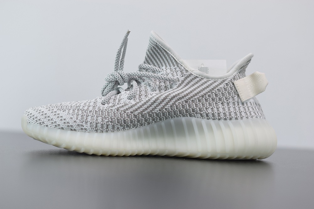 Yeezy Boost 350 V2“Static” 白天使椰子运动跑鞋 货号 EF2905