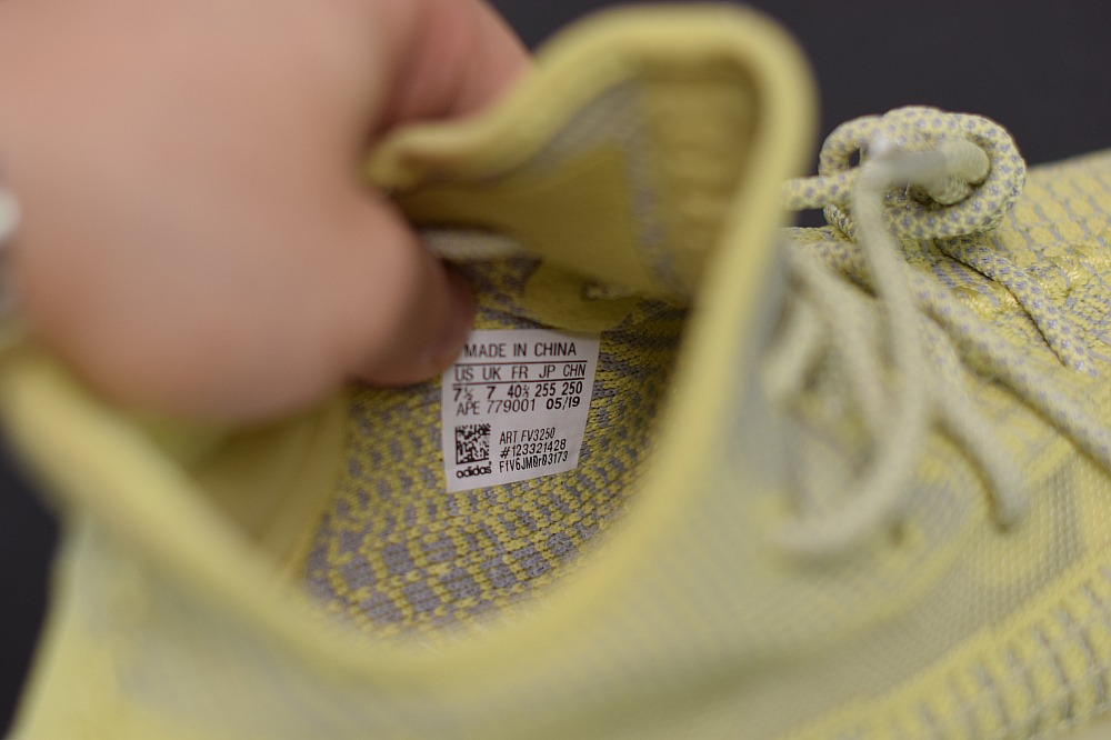 Yeezy Boost 350V2脏黄天使椰子运动跑鞋 货号FV3250