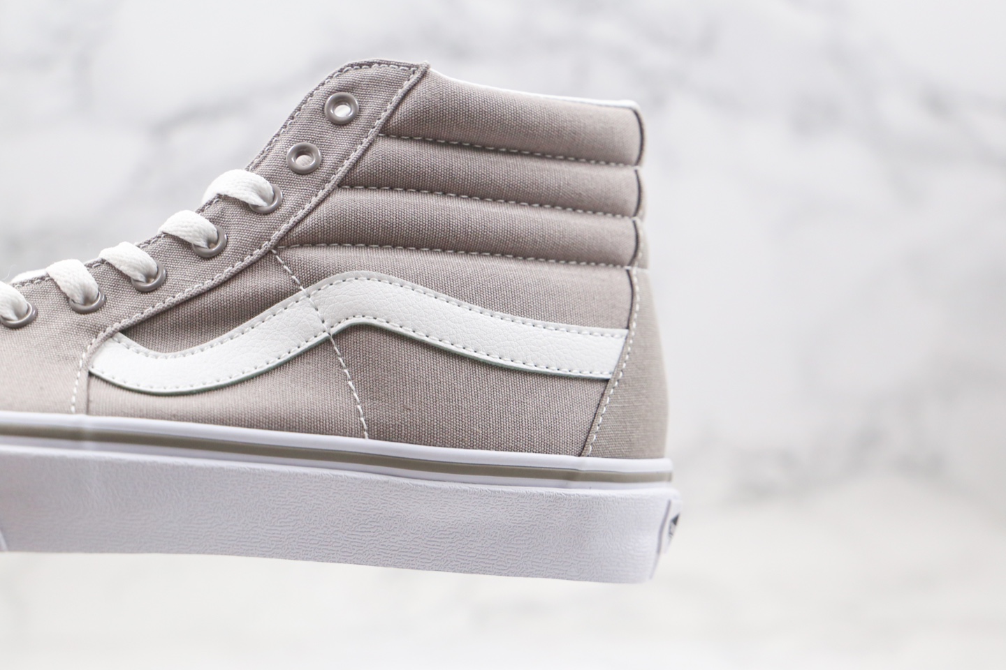 150 VANS范斯经典系列Canvas Sk8-Hi灰白色高帮帆布鞋休闲板鞋TS9L5O 型号：SX43