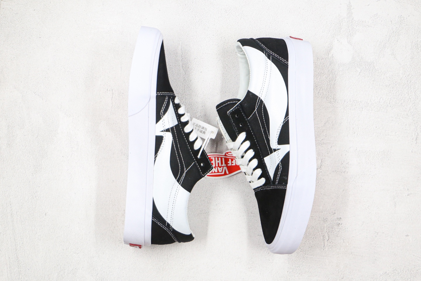 150 万斯Vans 黑白色 特别设计  Old Skool 经典黑白LF15