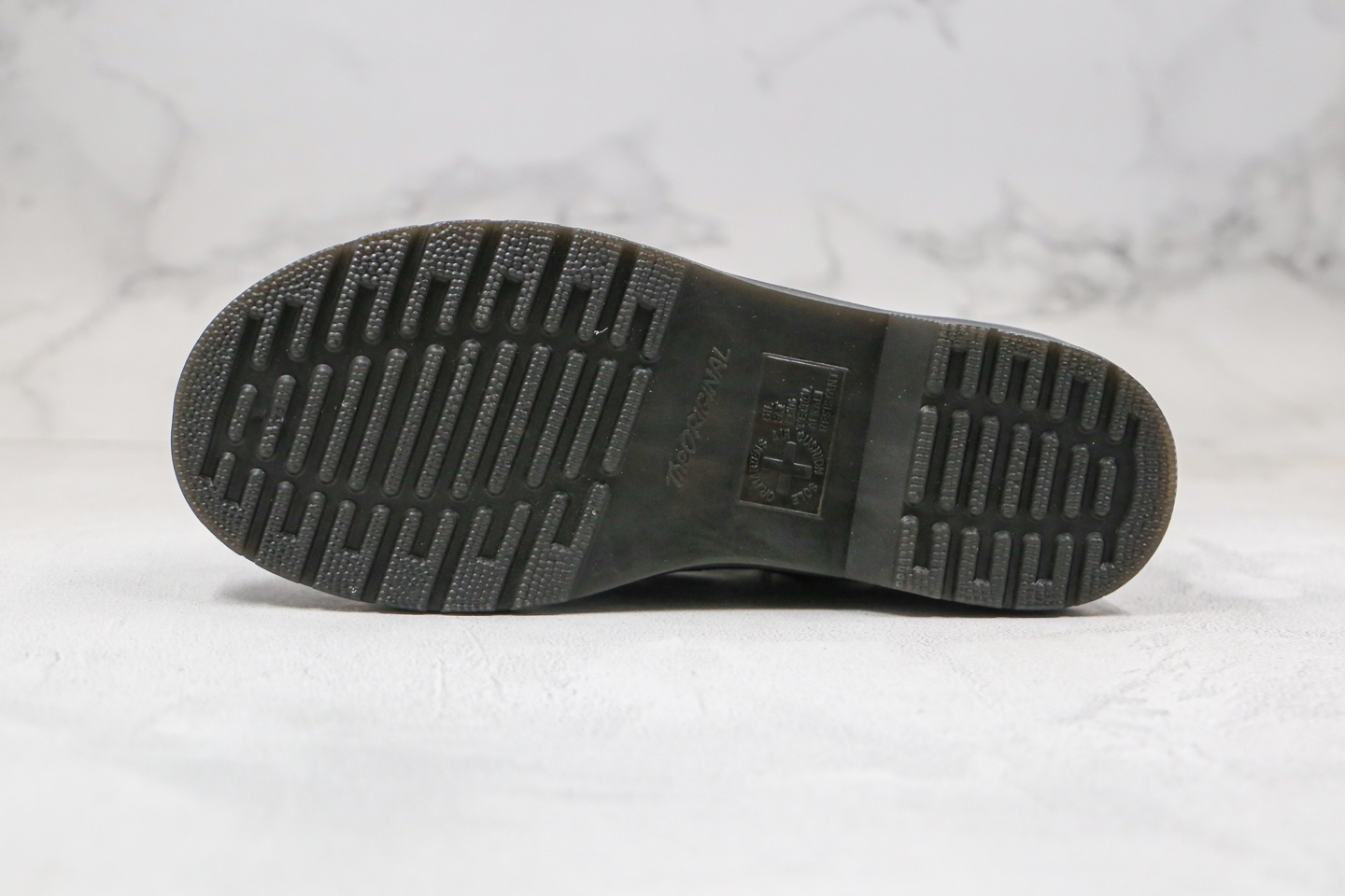 200 无鞋带 拉链 八孔 高帮 黑色 DR 马丁靴Dr.martens 马丁靴